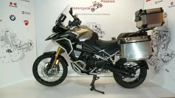 TRIUMPH TIGER 1200 RALLY EXPLORER